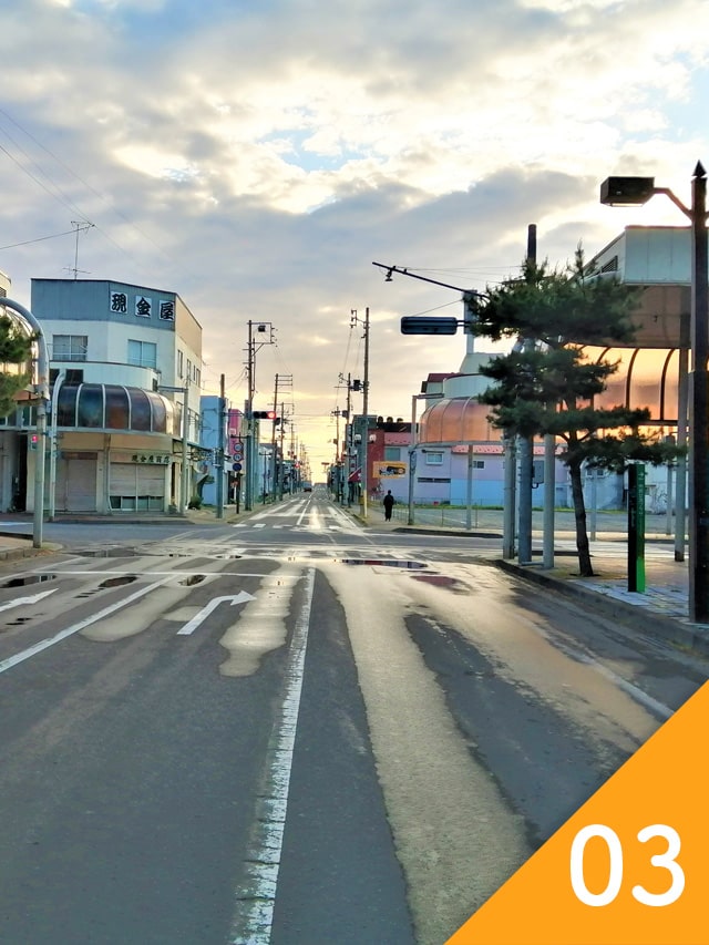 大学通りへ出て直進